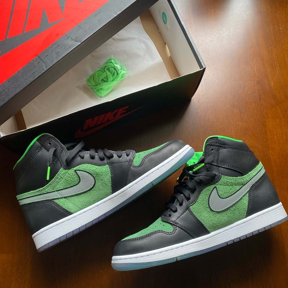 Men’s Nike Air Jordan 1 High Black and Green Sneakers Size 11